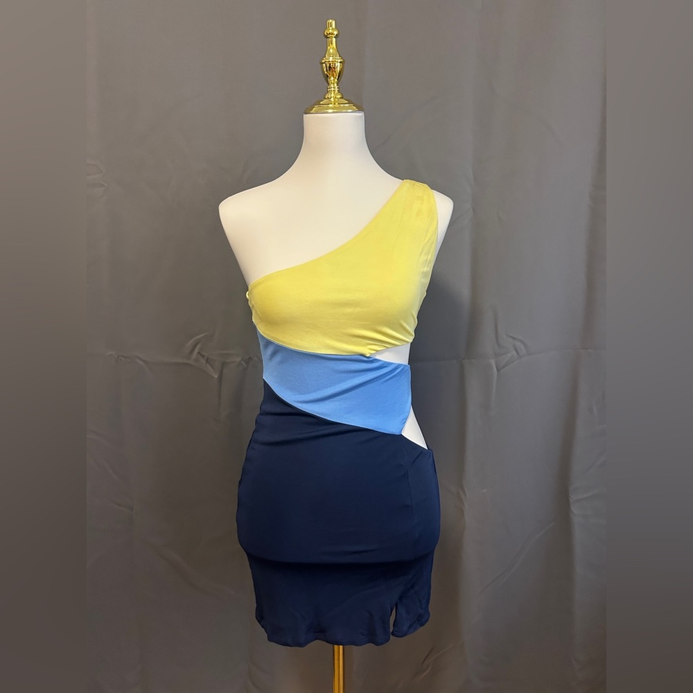 ✨ Colorblock One-Shoulder Bodycon Mini Dress ✨ - Picture 3 of 10